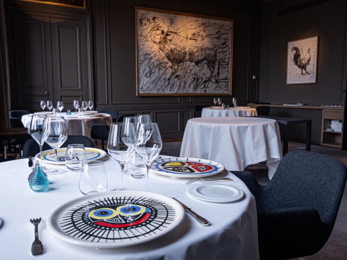 1763139041salon-vert-galant-2-restaurant-guy-savoy