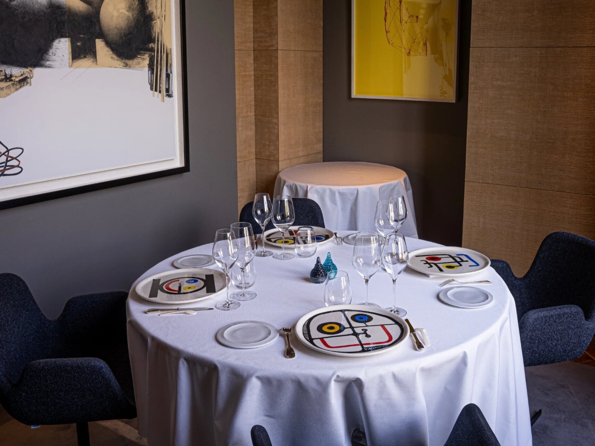 1763139407salon-les-academiciens-restaurant-guy-savoy