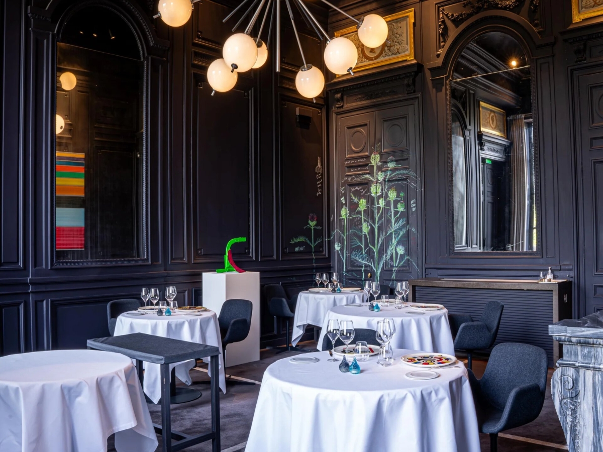 1763139957salon-belles-bachantes-2-compressed